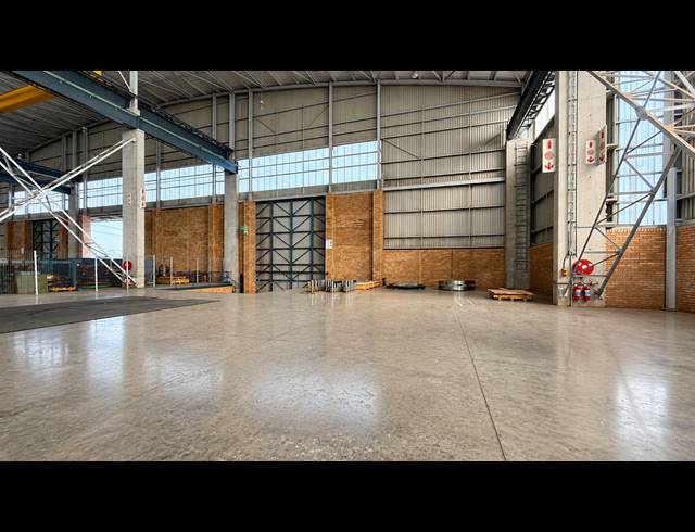 1,000M² WAREHOUSE TO LET IN TUNNEY